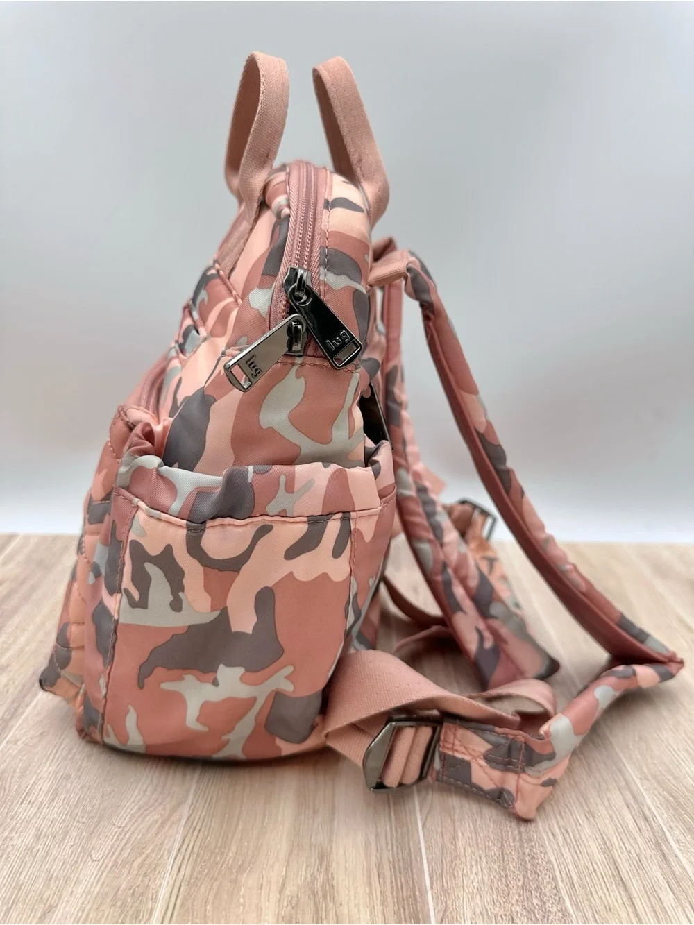 lug stylish functional